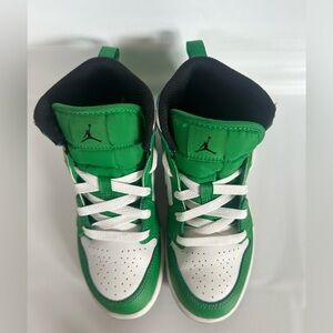 Nike Air Jordan 1 Mid TD Lucky Green White littles kids used  good condition